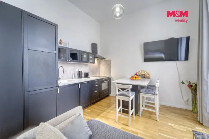 Prodej bytu 1+kk, Praha - Vinohrady, Římská, 35 m2