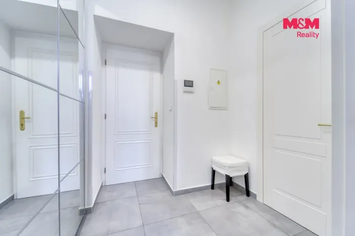 Prodej bytu 1+kk, Praha - Vinohrady, Římská, 35 m2