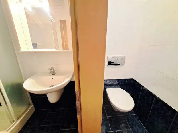 Pronájem výrobních prostor, Tečovice, 890 m2
