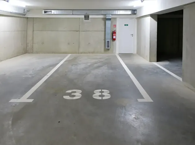 Pronájem garážového stání, Brno, Mlýnská, 15 m2