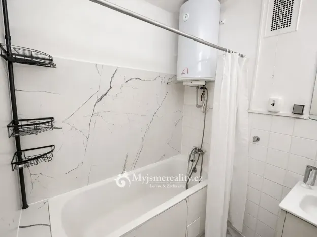 Prodej bytu 2+1, Znojmo, Hálkova, 68 m2