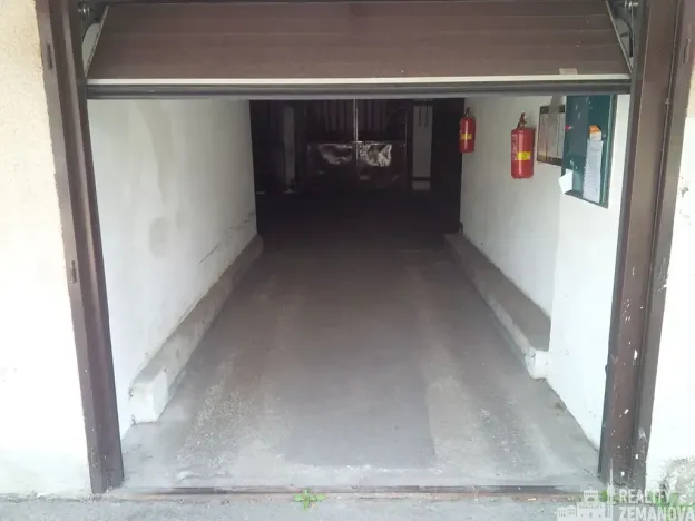 Pronájem garážového stání, Praha - Podolí, Kubištova, 17 m2