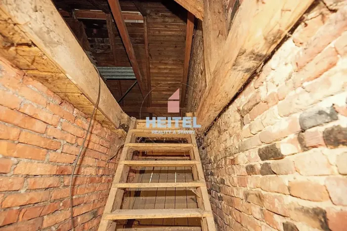 Prodej vícegeneračního domu, Hanušovice, 300 m2
