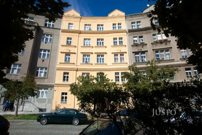 Pronájem bytu 2+1, Praha - Žižkov, Škroupovo náměstí, 78 m2