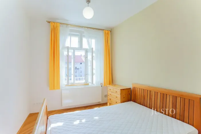 Pronájem bytu 2+1, Praha - Žižkov, Škroupovo náměstí, 78 m2