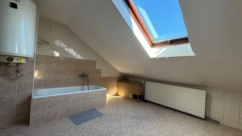 Prodej bytu 2+1, Opava, Přerovecká, 55 m2