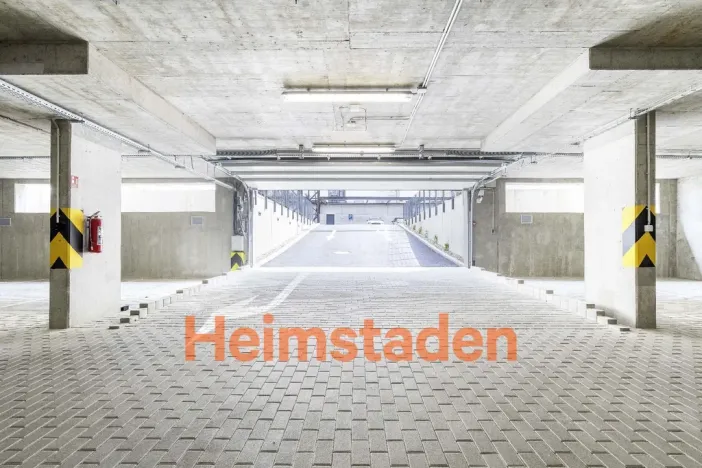 Pronájem garáže, Praha - Holešovice, U Pergamenky, 12 m2