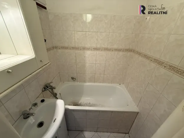 Prodej bytu 2+1, Karlovy Vary - Rybáře, Roháče z Dubé, 53 m2