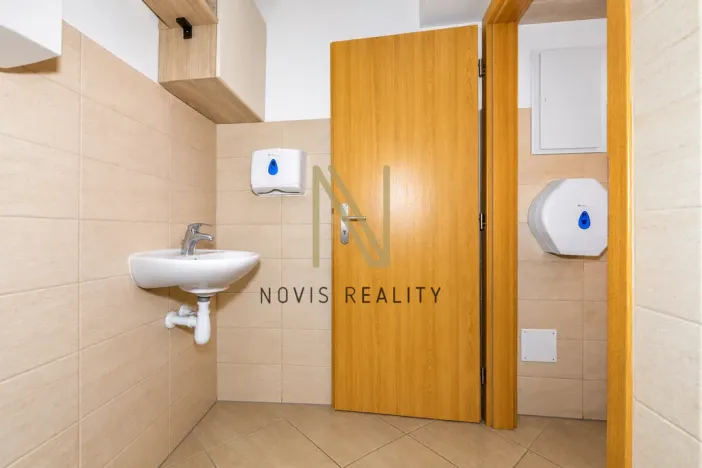 Prodej obchodního prostoru, Nezvěstice, 103 m2