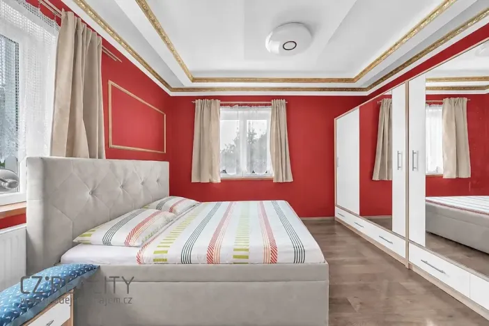 Prodej vícegeneračního domu, Pečky, 280 m2