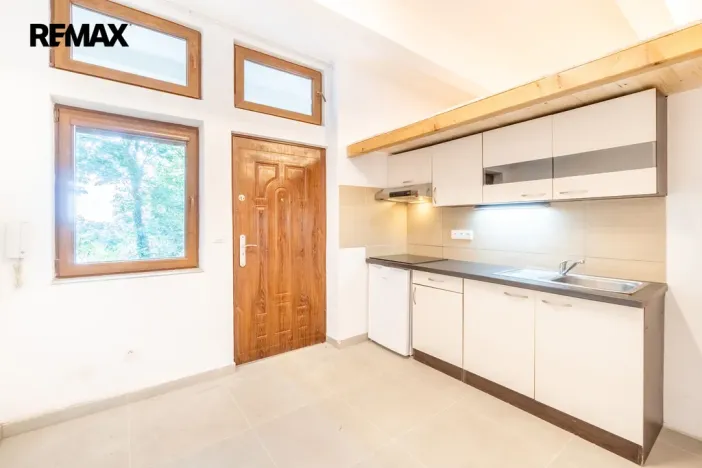 Prodej obchodního prostoru, Praha - Smíchov, Mošnova, 19 m2