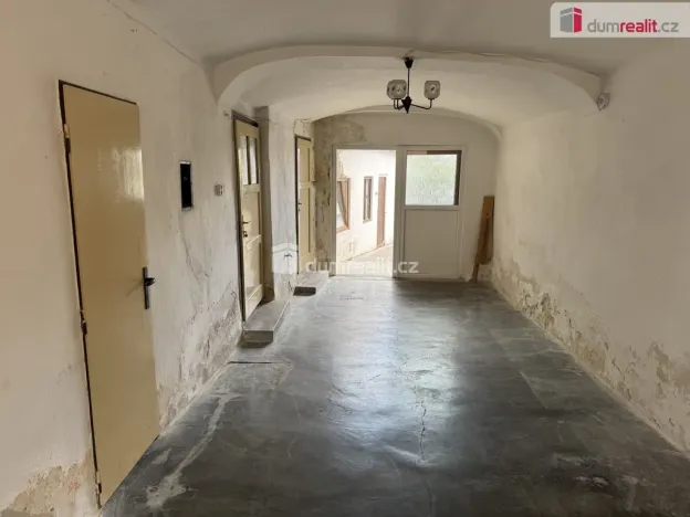 Prodej komerční nemovitosti, Velešín, náměstí J. V. Kamarýta, 505 m2