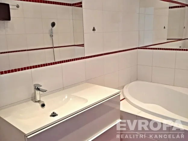 Pronájem bytu 3+1, Jihlava, Březinova, 74 m2