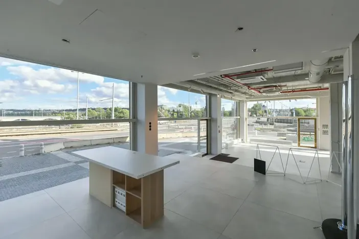 Pronájem obchodního prostoru, Praha - Holešovice, Bubenská, 242 m2
