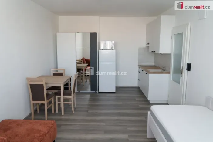 Pronájem bytu 1+kk, Praha - Střížkov, Děčínská, 32 m2