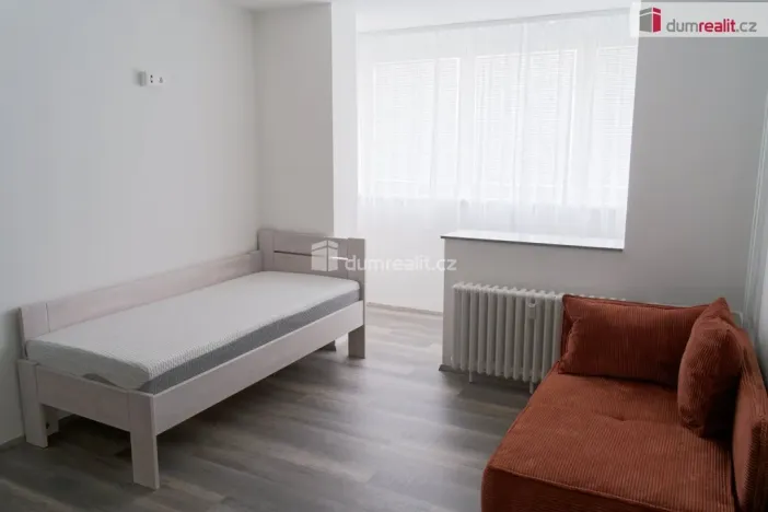 Pronájem bytu 1+kk, Praha - Střížkov, Děčínská, 32 m2