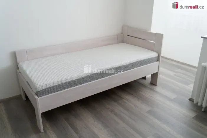 Pronájem bytu 1+kk, Praha - Střížkov, Děčínská, 32 m2