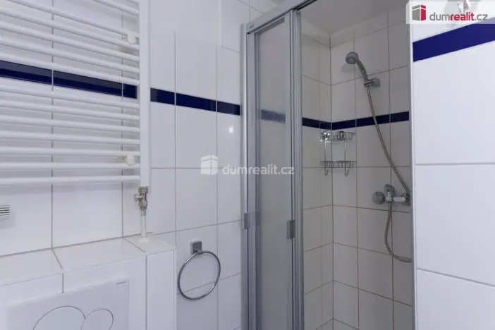 Pronájem bytu 1+kk, Praha - Střížkov, Děčínská, 32 m2
