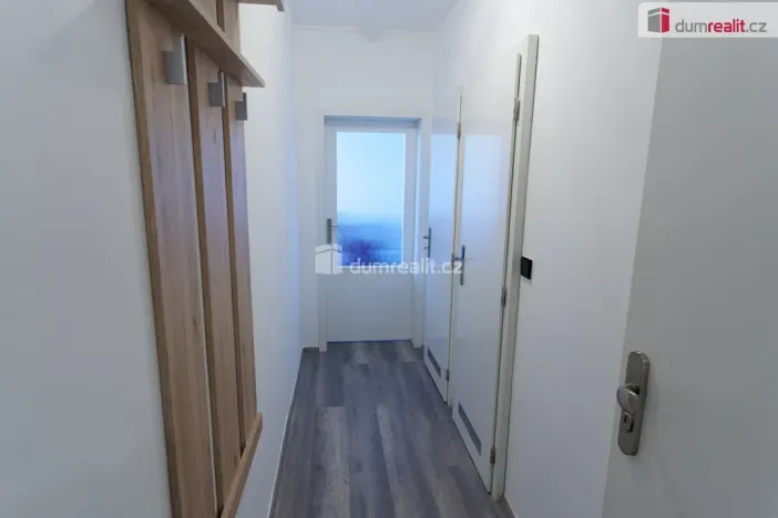 Pronájem bytu 1+kk, Praha - Střížkov, Děčínská, 32 m2