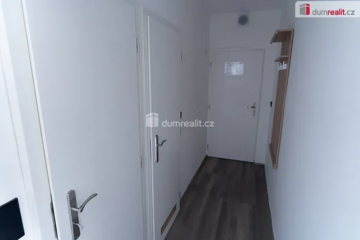 Pronájem bytu 1+kk, Praha - Střížkov, Děčínská, 32 m2