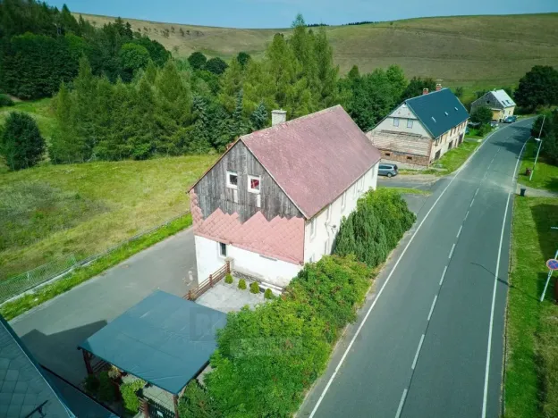 Prodej vícegeneračního domu, Moldava, 410 m2
