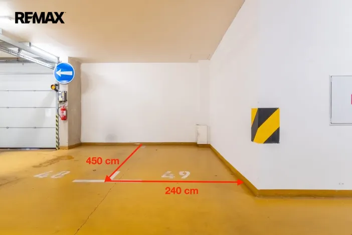 Prodej garážového stání, Praha - Nusle, Bartoškova, 11 m2