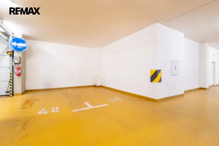 Prodej garážového stání, Praha - Nusle, Bartoškova, 11 m2