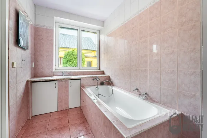 Prodej rodinného domu, Jindřichovice pod Smrkem, 190 m2