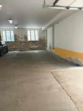 Pronájem garážového stání, Praha - Nové Město, Hálkova, 10 m2