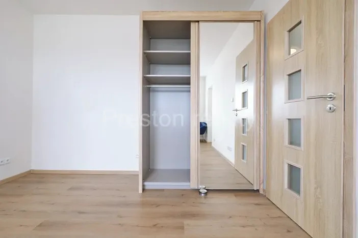 Pronájem bytu 1+kk, Praha - Modřany, Angelovova, 28 m2