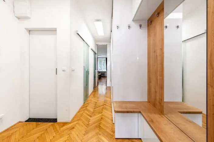 Pronájem bytu 2+kk, Praha - Karlín, Sokolovská, 58 m2