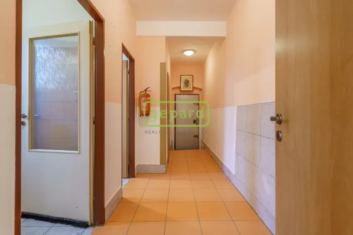 Pronájem obchodního prostoru, Karlovy Vary, Rohová, 112 m2