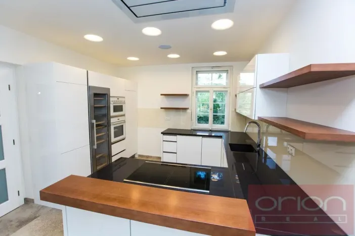 Pronájem rodinného domu, Praha - Střešovice, Na Ořechovce, 250 m2
