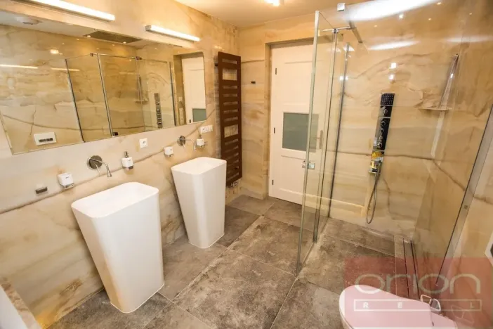 Pronájem rodinného domu, Praha - Střešovice, Na Ořechovce, 250 m2