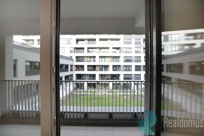 Pronájem bytu 1+kk, Praha - Hloubětín, Poděbradská, 32 m2