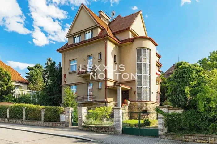 Prodej bytu 6+kk a větší, Praha - Střešovice, Cukrovarnická, 228 m2