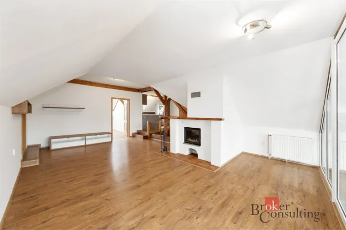 Prodej obchodního prostoru, Hostivice, Čsl. armády, 1000 m2