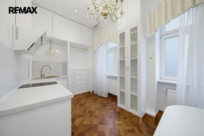 Prodej bytu 2+1, Karlovy Vary, nábřeží Jana Palacha, 72 m2