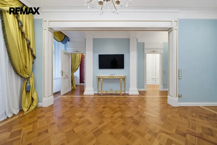 Prodej bytu 2+1, Karlovy Vary, nábřeží Jana Palacha, 72 m2