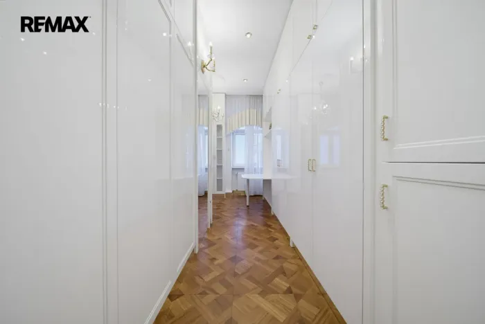 Prodej bytu 2+1, Karlovy Vary, nábřeží Jana Palacha, 72 m2