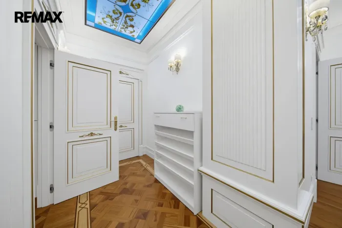 Prodej bytu 2+1, Karlovy Vary, nábřeží Jana Palacha, 72 m2