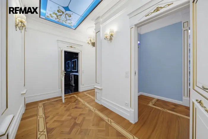 Prodej bytu 2+1, Karlovy Vary, nábřeží Jana Palacha, 72 m2