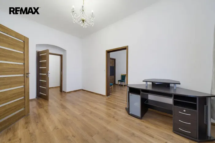 Prodej bytu 4+1, Karlovy Vary, Raisova, 80 m2
