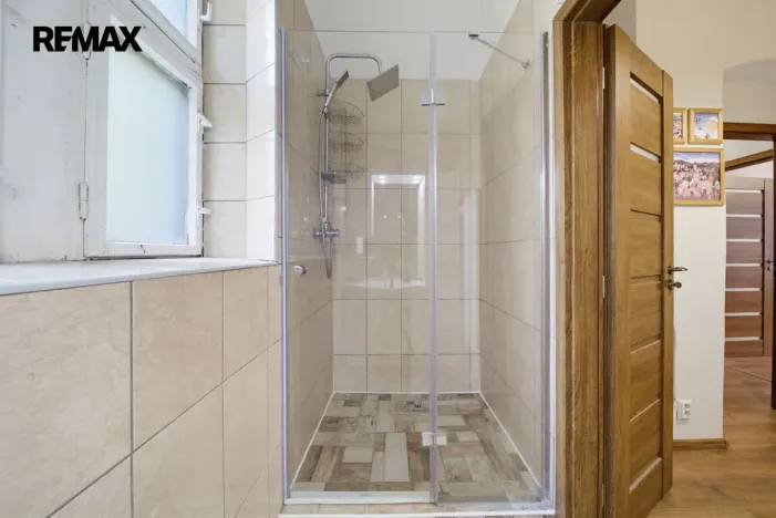 Prodej bytu 4+1, Karlovy Vary, Raisova, 80 m2
