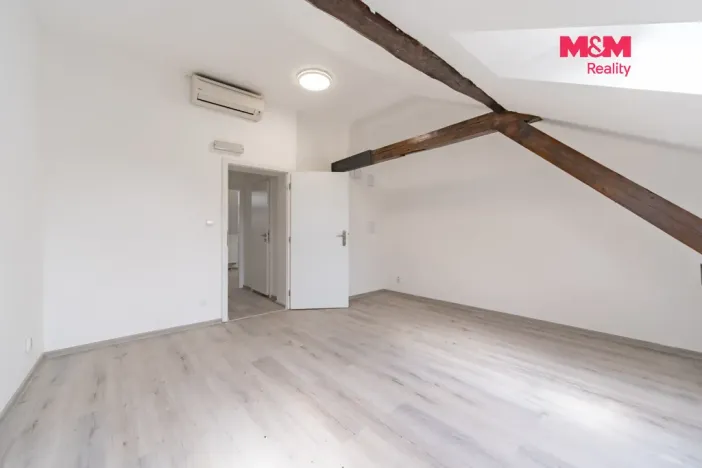 Pronájem bytu 1+kk, Cheb, Havlíčkova, 50 m2