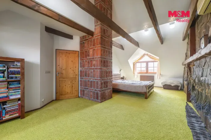 Prodej rodinného domu, Hovorany, 262 m2