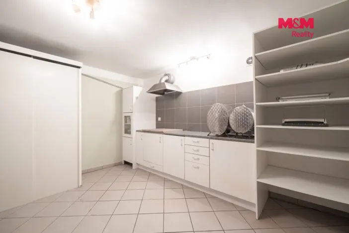 Prodej rodinného domu, Hovorany, 262 m2