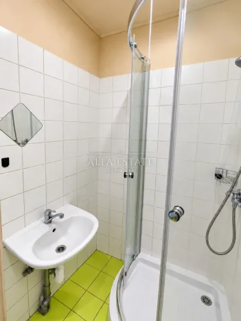 Pronájem bytu 1+kk, Karlovy Vary, Fibichova, 18 m2