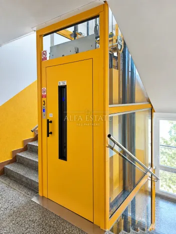 Pronájem bytu 1+kk, Karlovy Vary, Fibichova, 18 m2