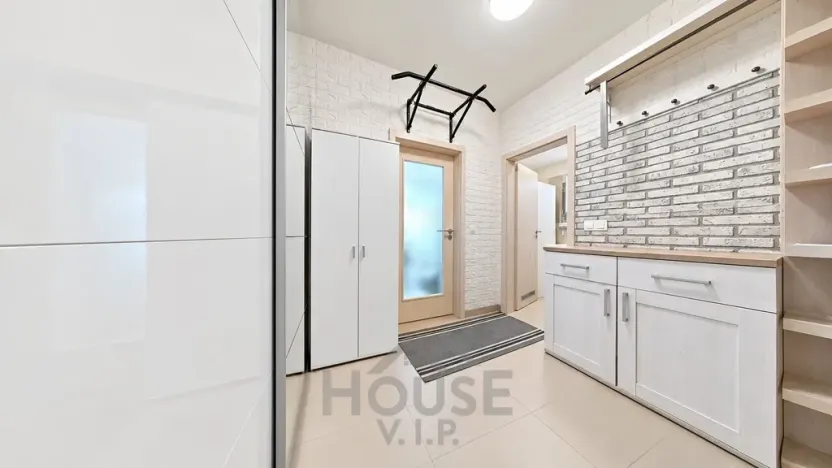 Prodej bytu 1+kk, Praha - Letňany, Škrábkových, 42 m2